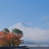sakeの歩窓から（河口湖湖畔で富士山と紅葉）