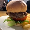 【グルメ】東京・コレド室町テラス「AURORA Burger」。肉厚のハンバーガーをいただく。