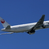  JL JA702J B777-200(ER)