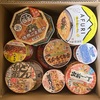大量のカップ麺