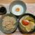 野菜味噌汁(鶏ムネ肉細切れ追加)。レンチン目玉焼き