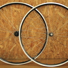 エンド幅１３５mmのクロスバイク用手組みホイール