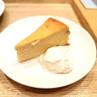 無印良品のカフェ【Cafe＆Meal MUJI】のチーズケーキ（ハーフサイズ）を実食｜本和香糖を使ったこだわりを感じるチーズケーキ