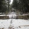 雪の中の神社