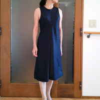 ジャンスカとして着るuniqlouのサテンノースリーブワンピ 歳を隠すのをやめました