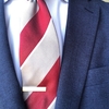 赤系ネクタイで元気を注入！ネイビースーツに赤ネクタイを合わせるパワースタイル