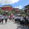 西国観音霊場巡り（１２）清水寺三重塔周辺で。