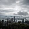 香港について「独裁的な政権に売り渡された」と述べ、中共（中国共産党）は今、世界金融センターだった香港を廃墟に変えようとしている