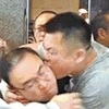 香港デモで流血!　刺して耳を噛みちぎる民主派潰し(微グロあり