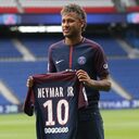 サッカーを中心に世界を考える