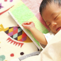 ついに息子の夜泣きがはじまったっぽい うち天 ついに息子の夜泣きがはじまったっぽい うち天