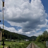 水郡線と夏の雲（茨城県大子町）