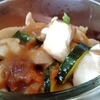 鶏むね肉と夏野菜の梅バター蒸し