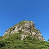 島にて