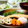 ☆鮭と野菜のフライパン蒸し＆新玉ねぎのカレー風味あえ☆