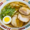 福島の特産品（喜多方ラーメンと武者煎餅）