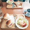 ファミレス行こ。聖地巡礼☕🍖