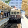 高松築港駅でレトロ電車に乗車