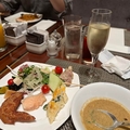 ヒルトンの送別会で違う世界の人と猫の話