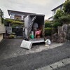 軽トラックの今日の最後の積荷は、輸出用に