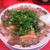 ラーメン 魁力屋 都筑中原街道店／特製醤油 肉入りラーメン ねぎ多め　850円