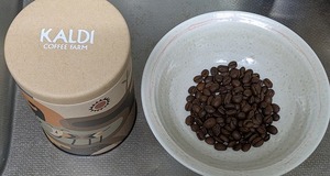 自宅で電動ミルから作る！高コスパな水出しコーヒーと豆かすの再利用術