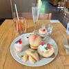 大阪　レトロなカフェでピーチアフタヌーンティー