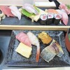 魚太郎 一宮店　魚屋鮨（特上）・カキフライ