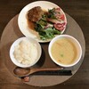 ポタージュスープともやしハンバーグ