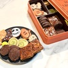 今年食べたハロウィンのお菓子、カフェ•タナカクッキー缶と定番ヨックモックシガールハロウィン。