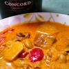 トムカー風ココナッツカレーとアメリカ甘口赤