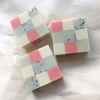 オレンジと白の９色石けん