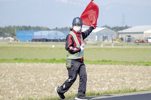 地域の安全、人命・財産を守る！交通誘導警備員【正社員】募集！株式会社フォローアップ[0424-0524]