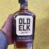 昼間っから酒盛り。