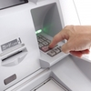 2024-2025年の年末年始におけるゆうちょ銀行ATMの手数料と営業時間は？