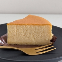 【シャトレーゼ】なめらかスフレチーズケーキ｜248円とは思えないクオリティの高さ！