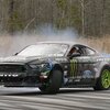 900馬力 3輪ドリフト!ヴァン・ギッティンJr フォード マスタングRTR 動画