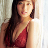 “国宝級スレンダーボディ”奥山かずさの推定Dカップ美乳水着画像【24】