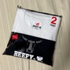 Hanes BEEFYの白いTシャツ。