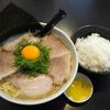 【徳島 鳴門市】 徳島ラーメン ふじい「徳島ラーメン 白 肉玉入(850円)＋めし 小(150円)」