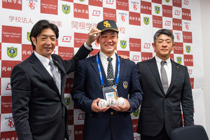 ドラフト育成1位の関根学園池田捕手にソフトバンクが指名あいさつ　「強肩生かして頂き目指して」