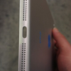 iPad mini2の背面パーツがリークか：Retina搭載のためかiPadminiよりも若干厚みあり