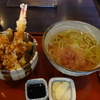 東京・神楽坂の裏通りにあるお蕎麦屋さん「九頭龍蕎麦」で海老と野菜の天丼とかけ蕎麦のランチ