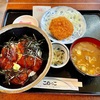 名古屋・錦３で、鉄火丼、豚汁、メンチカツの日替わりランチ700円