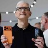 ティム・クックCEO、iPhone Airを「小さな筐体にPro性能」と強調｜コーニング工場を訪問