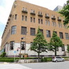 学士会館内で食事