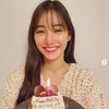 新木優子、ケーキを手に微笑む誕生日ショットに祝福の嵐「可愛すぎる笑顔」