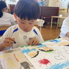 楽しかった遠足の絵を描きました🖍