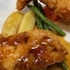 若鶏のソテー 生姜風味&白身魚のフライ