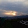 蓼科便り - 雲の合間の夕陽